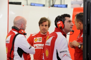 FIA Formula 1 Tests Bahrain 19.02. - 22.02.2014 - Simone Resta, Fernando Alonso, Andrea Stella - Ferrari F14 T / Image: Copyright Ferrari