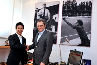 Kamui Kobayashi - Stefano Domenicali / Image: Copyright Ferrari